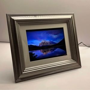 7.5 Insigma Picture frame with remote